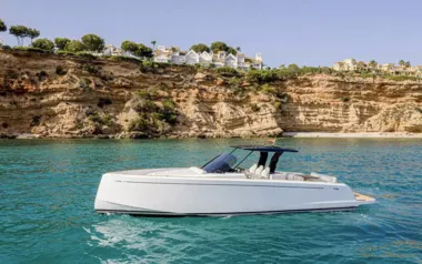 Pardo by Pardo – Private Power Boat Charter in Greece