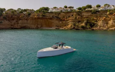Pardo by Pardo – Private Power Boat Charter in Greece