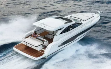 Pozzuoli by Jeanneau – Private Power Boat Charter in Positano