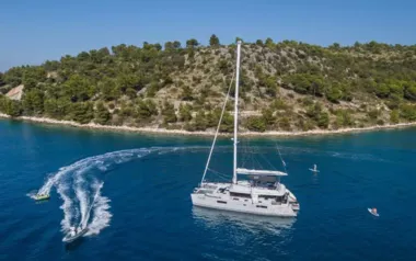 Pura Vida by Lagoon – Private Sailing Catamaran Charter in Belize
