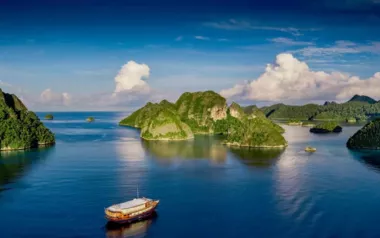 Rascal by Konjo Boat Builders – Private Motor Yacht Charter in Komodo