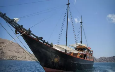 Samata by Konjo Boat Builders – Private Motor Sailer Charter in Komodo