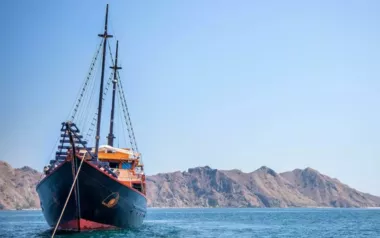 Samata by Konjo Boat Builders – Private Motor Sailer Charter in Komodo