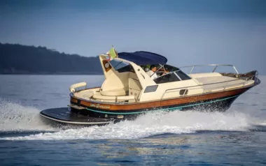 San Francesko by Mimi Shipyard – Private Power Boat Charter in Positano
