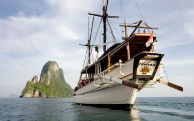 Silolona by Konjo Boat Builders – Private Motor Sailer Charter in Komodo