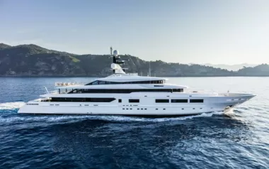 Suerte by Tankoa Yachts – Private Superyacht Charter in Santa Catalina