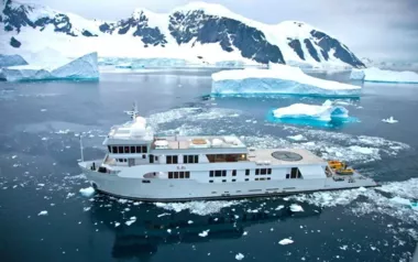 Suri by Halter Marine – Private Superyacht Charter in Santa Catalina