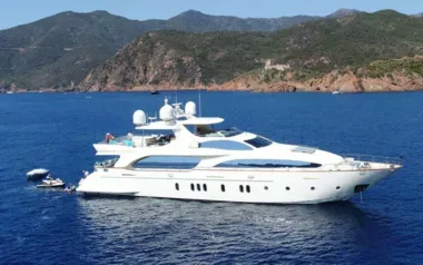 Sweet Emocean by Azimut – Private Motor Yacht Charter in St Vincent