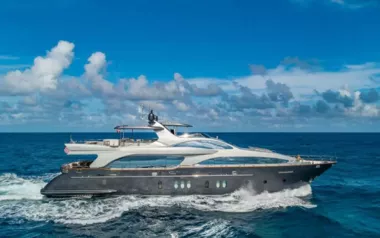 Tail Lights by Azimut – Private Motor Yacht Charter in St Thomas