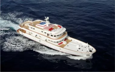Tananai von Terranova Yachts – privater Motoryacht Charter in Rom