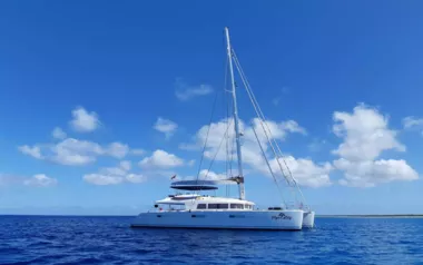 Tiger Lily by Lagoon – Private Sailing Catamaran Charter in Nassau