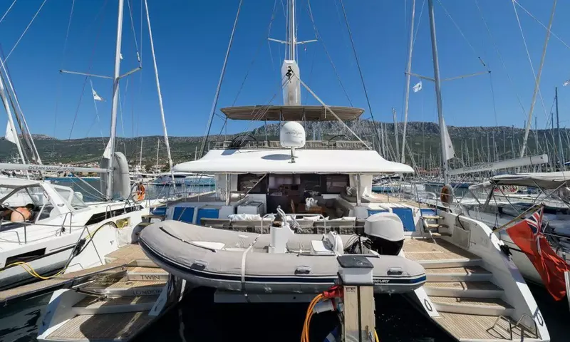 Twin – image 1