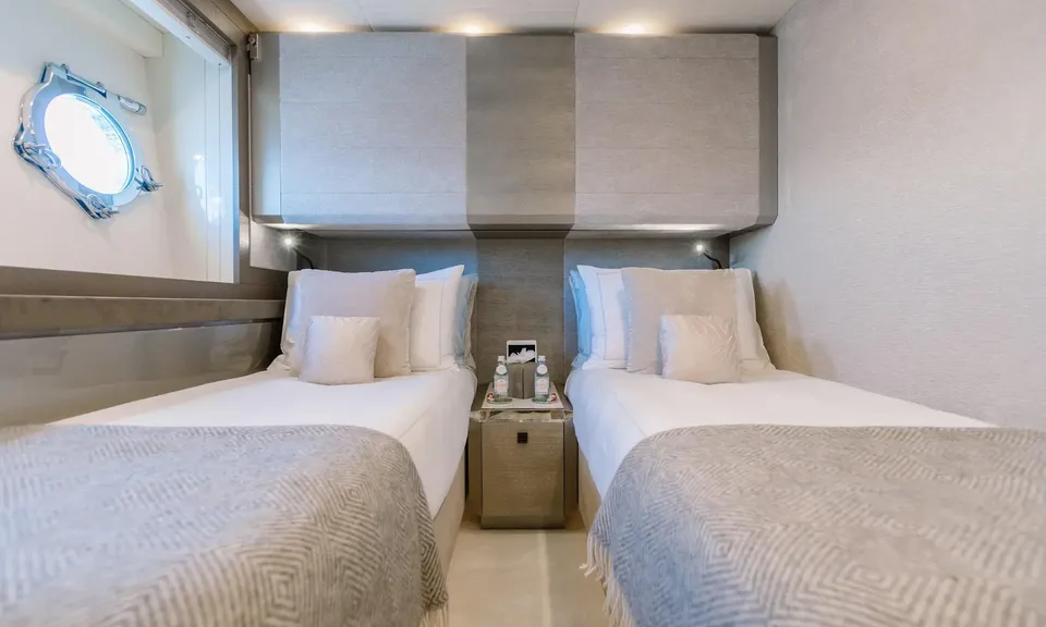 Vivaldi, 2018 Monte Carlo Yachts MCY 96, photo 8