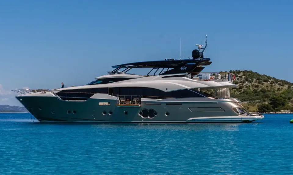 Vivaldi, 2018 Monte Carlo Yachts MCY 96, photo 11
