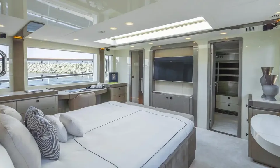 Vivaldi, 2018 Monte Carlo Yachts MCY 96, photo 16