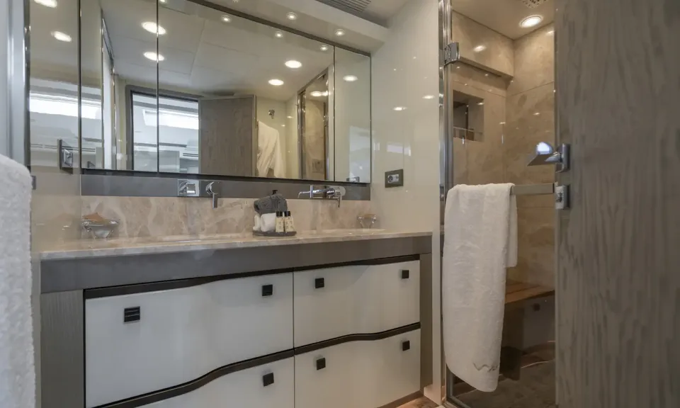 Vivaldi, 2018 Monte Carlo Yachts MCY 96, photo 20