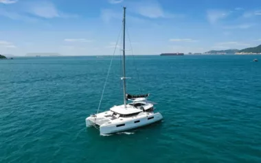 Mando by Lagoon – Private Sailing Catamaran Charter in Aberdeen