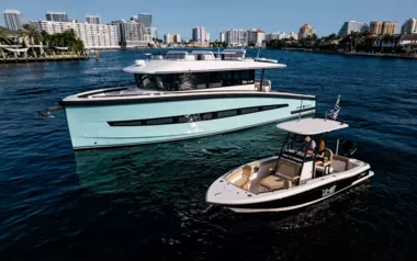 Go-N-Hot by Custom Made – Private Motor Yacht Charter in Exuma
