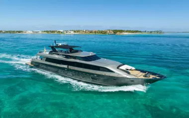 Julianne by Crescent Yachts – Private Motor Yacht Charter in the Bahamas