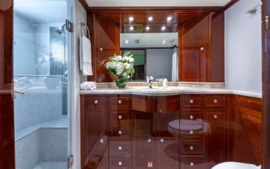 Kashmir by Splendor – Private Superyacht Charter in Eleuthera