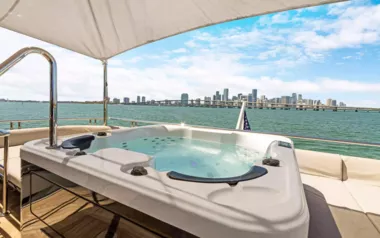 Make Big Happen by Ocean Alexander – Private Motor Yacht Charter in Nassau
