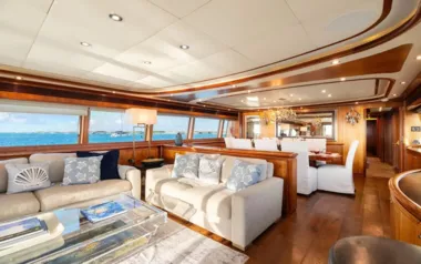 Mambo by Custom Line – Private Superyacht Charter in the USA