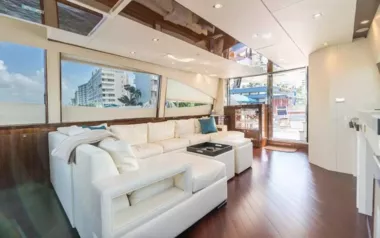 New Life by Lazzara – Private Motor Yacht Charter in the Bahamas