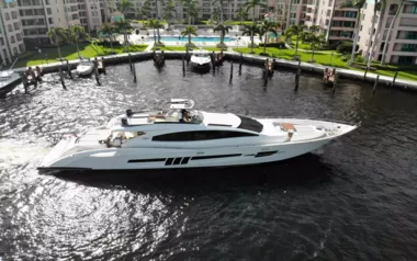 New Life by Lazzara – Private Motor Yacht Charter in the Bahamas