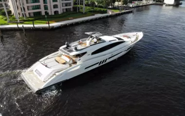 New Life by Lazzara – Private Motor Yacht Charter in the Bahamas
