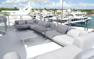 Papaito by Benetti – Private Superyacht Charter in Harbour Island