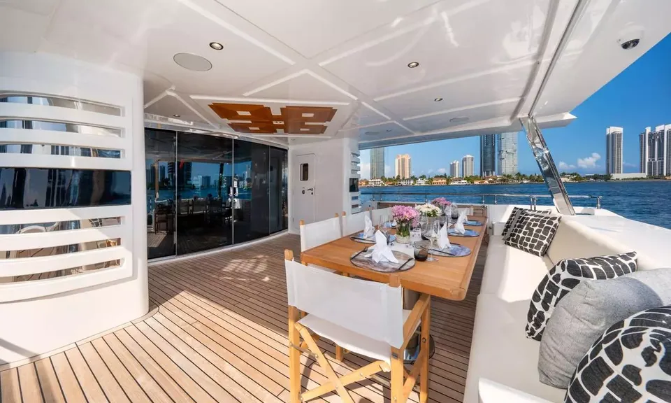 Santosh, 2020 Majesty Yachts Majesty 100, photo 8