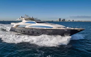 Vivere by Azimut – Private Motor Yacht Charter in Antigua and Barbuda