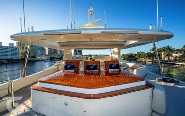 Vivere by Azimut – Private Motor Yacht Charter in Antigua and Barbuda