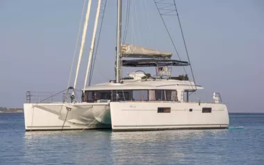 Whispers II by Lagoon – Private Sailing Catamaran Charter in Nassau