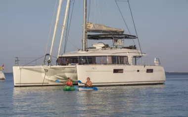 Whispers II by Lagoon – Private Sailing Catamaran Charter in Nassau