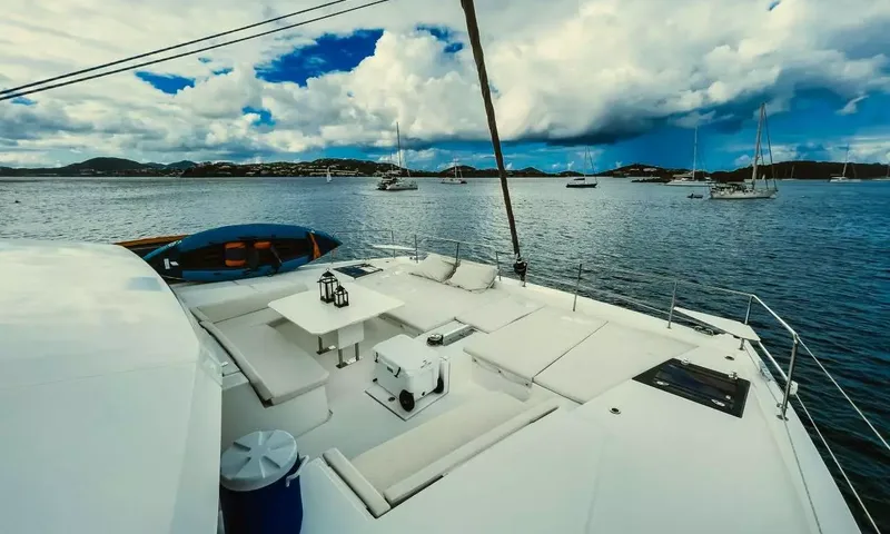 Island Kisses image 12