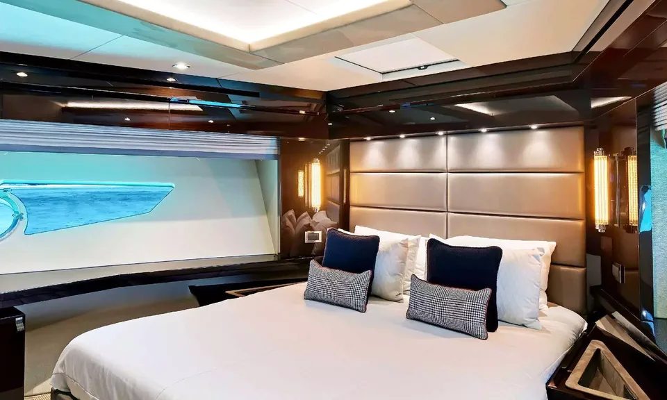 Synergy, 2017 Sunseeker 86 Yacht, photo 5