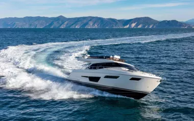 DD M29 by Ferretti – Private Motor Yacht Charter in Rogoznica