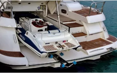 Duje I von Fairline – privater Motoryacht Charter in Split
