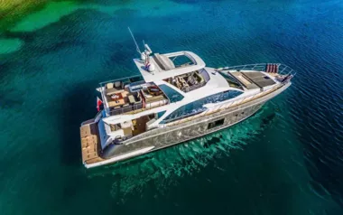 Karat II von Azimut – privater Motoryacht Charter in Split