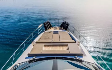Karat II von Azimut – privater Motoryacht Charter in Split