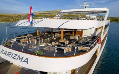 Karizma by Custom Made – Private Motor Yacht Charter in Split
