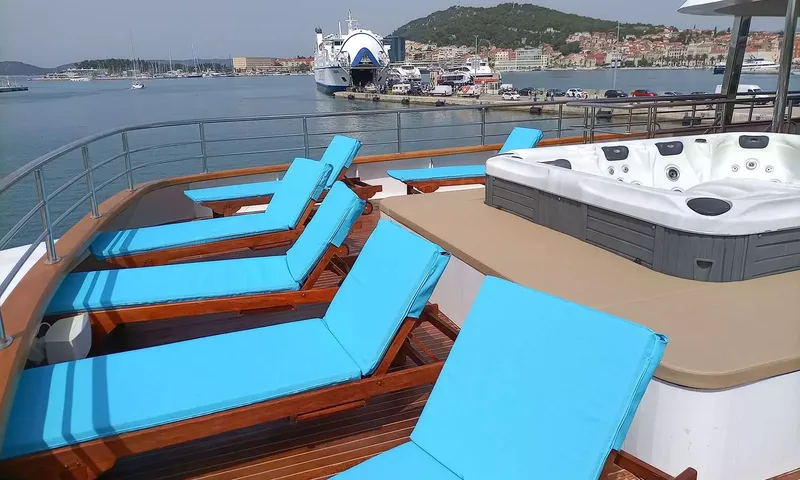 Riva image 15