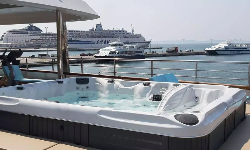 Riva image 16