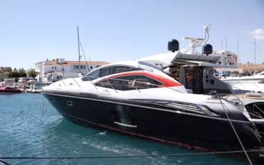 Roslana by Sunseeker – Private Motor Yacht Charter in Limassol