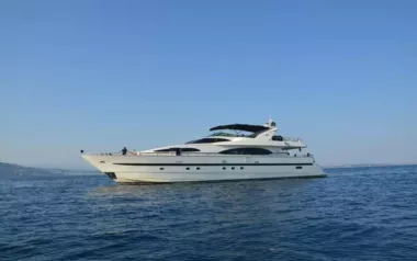 Accama Delta by Azimut – Private Motor Yacht Charter in Cannes