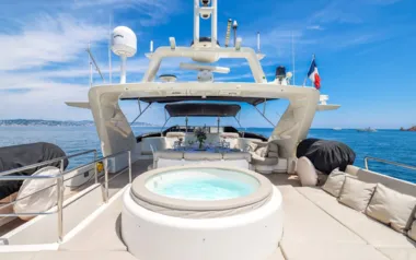 Accama Delta do estaleiro Azimut, aluguel privativo de Iate a motor, Cannes