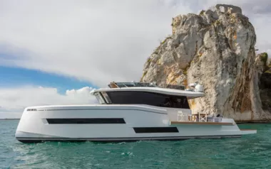 Amelie III by Pardo – Private Motor Yacht Charter in St Tropez