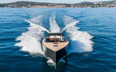 Nissa by VanDutch – Private Power Boat Charter in France