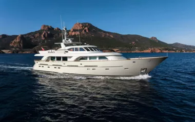 Orizzonte by Custom Made – Private Motor Yacht Charter in St Tropez